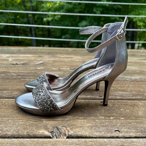 Silver High Heels - Picture 1 of 8